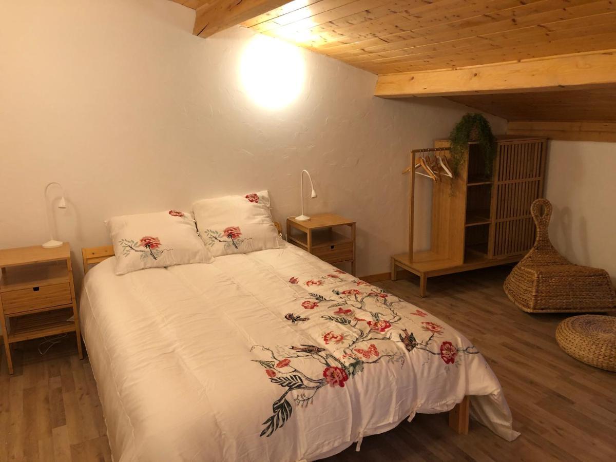 La Maisonnette Auvergnate Vertaizon Bagian luar foto
